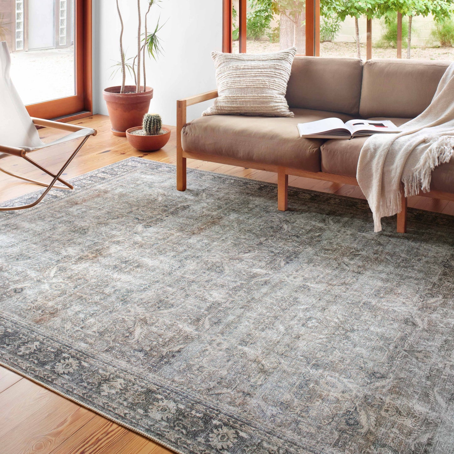 Alexander Home Sophia Distressed Grey Oriental Area Rug