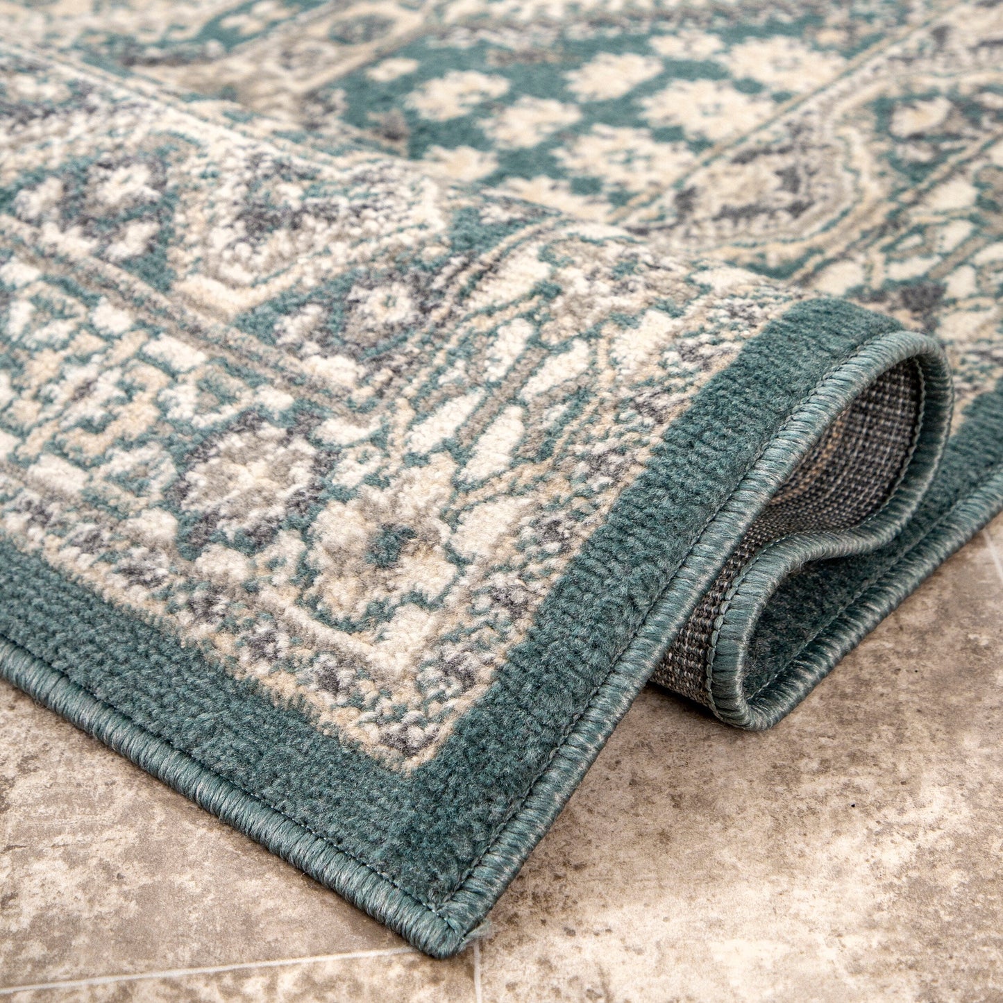 Tapis de sol carrelé traditionnel Nuloom Becca