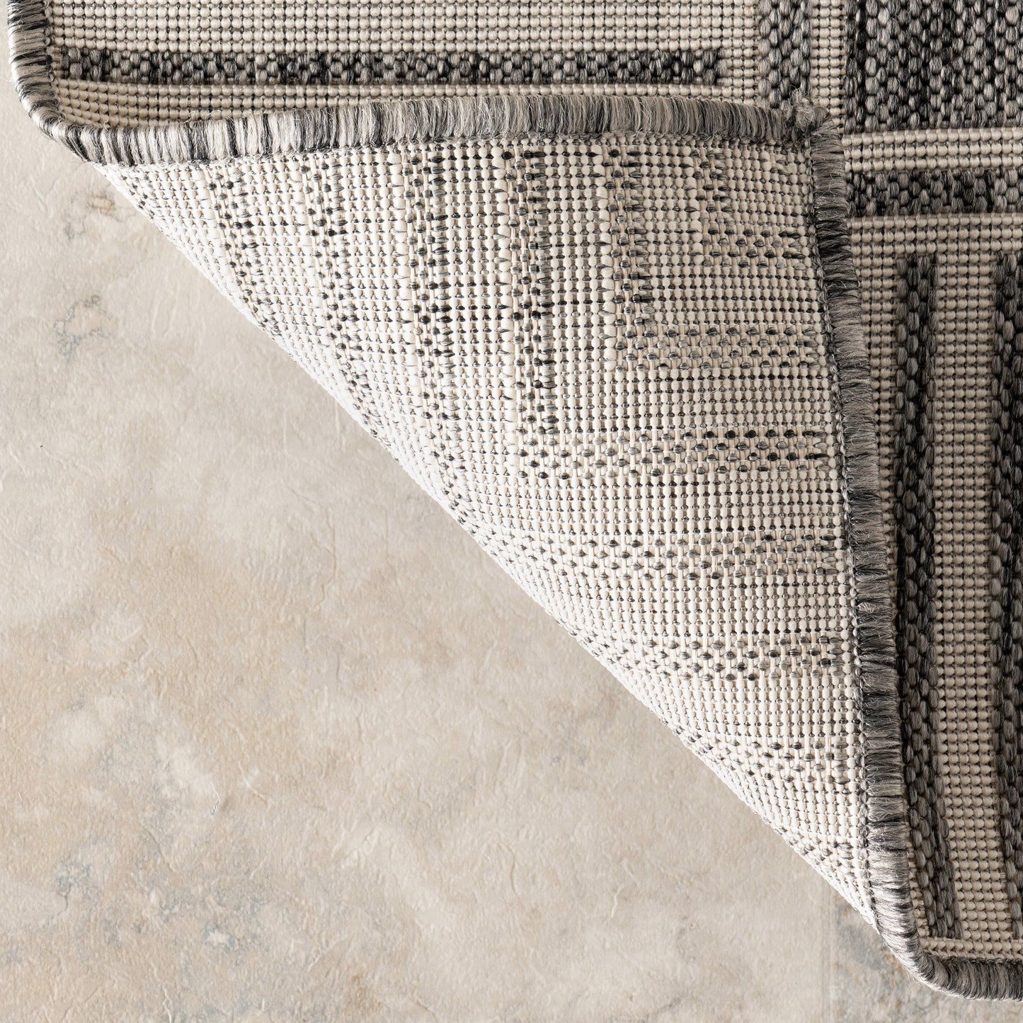 Tapis d'intérieur/extérieur Nuloom Leah Classic à bordures