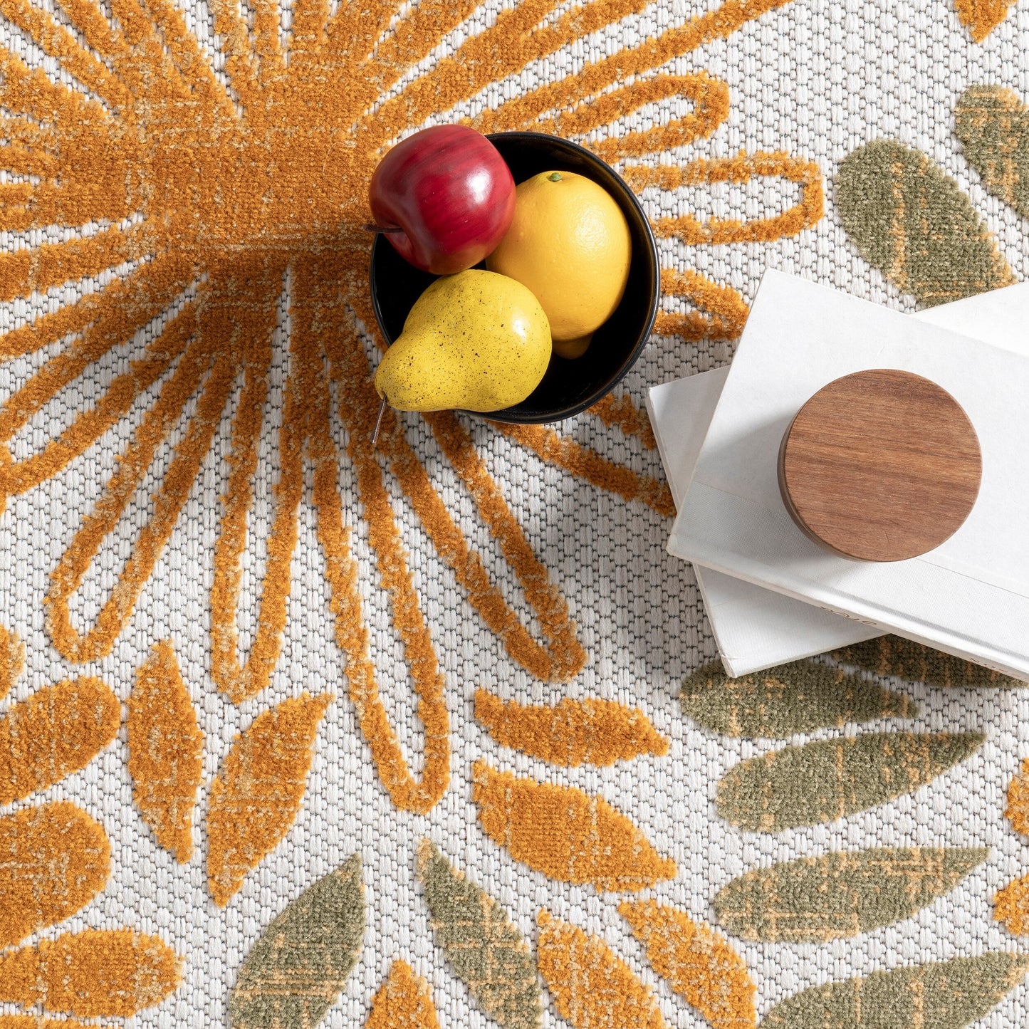 Tapis d'intérieur/extérieur Nuloom Ronda à motif floral audacieux