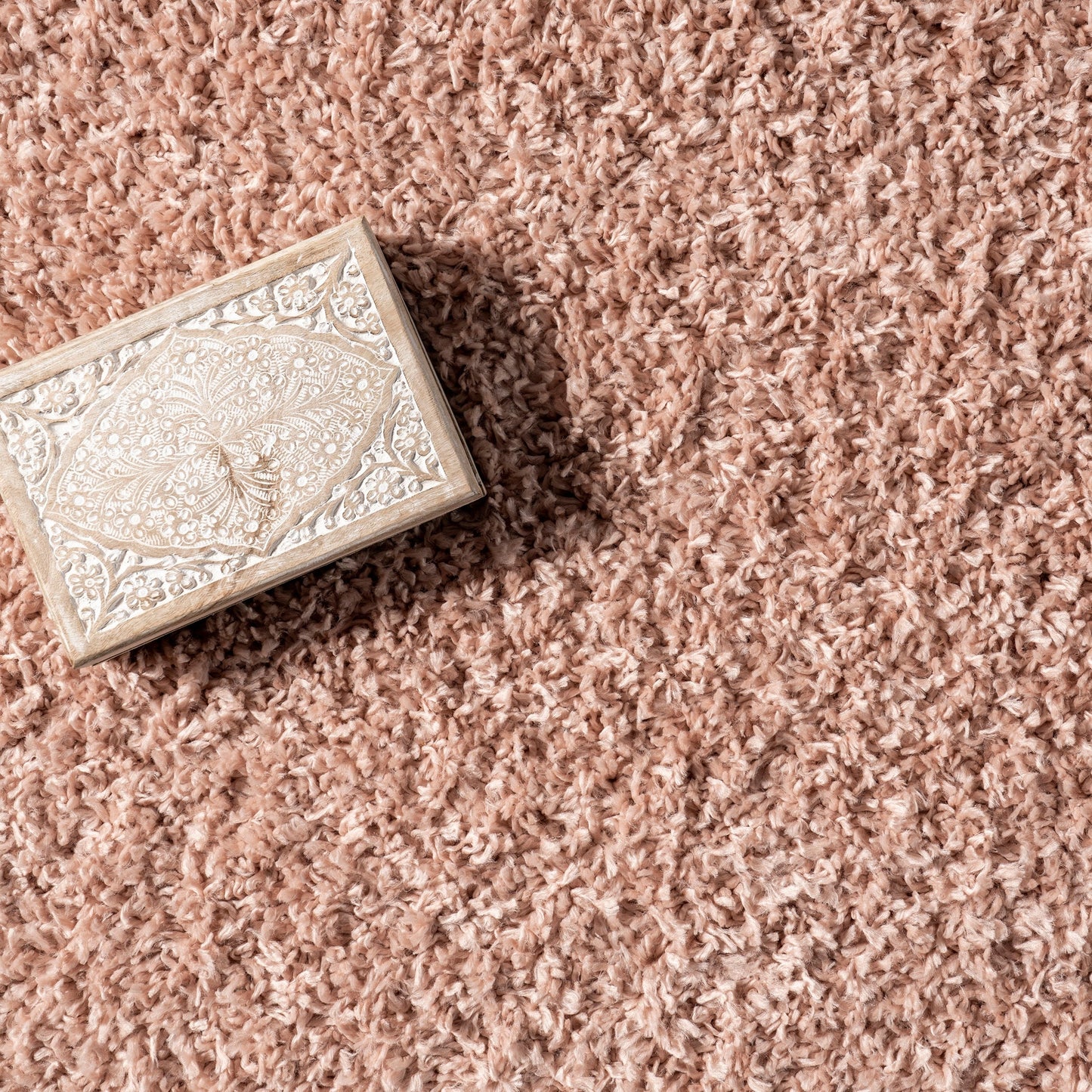 Tapis moderne à poils longs et à pampilles Neva Nuloom