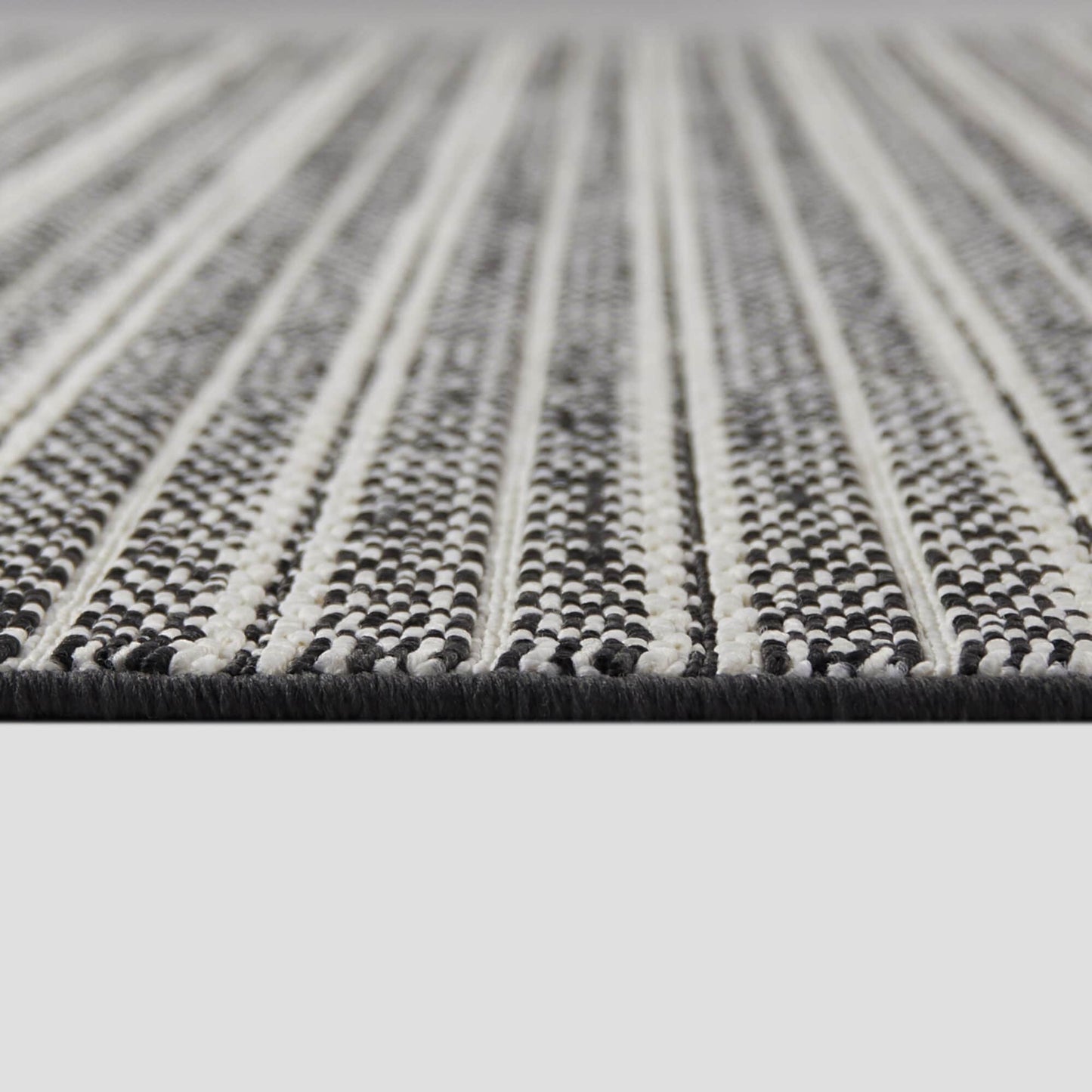 Tapis d'intérieur/extérieur Connell à rayures transitionnelles