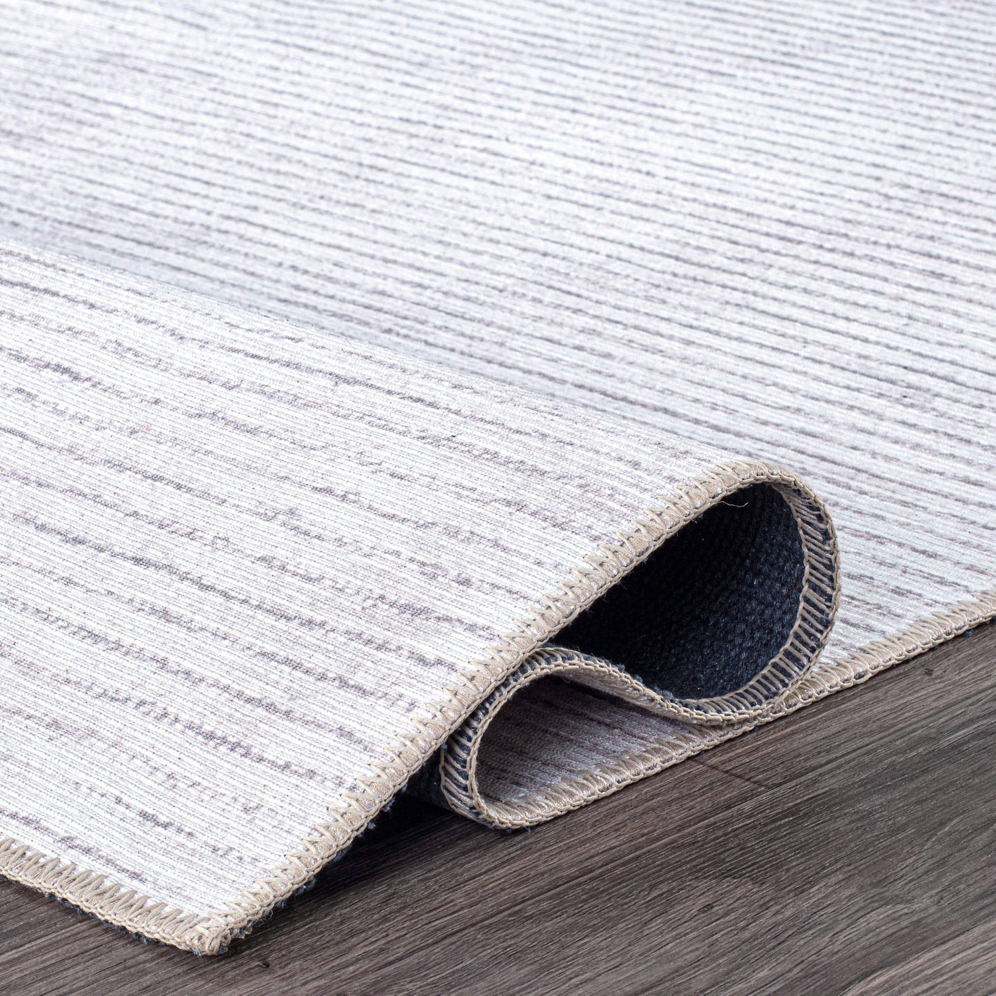 Tapis contemporain à rayures usées lavable en machine