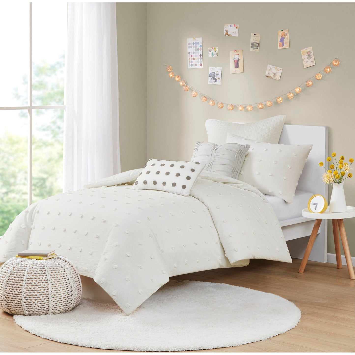 Intelligent Design Maize Cotton Jacquard Duvet Cover Set with Euro Shams and Throw Pillows