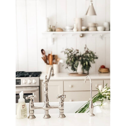 Robinet de cuisine Kingston Brass Heritage Bridge avec douchette en laiton