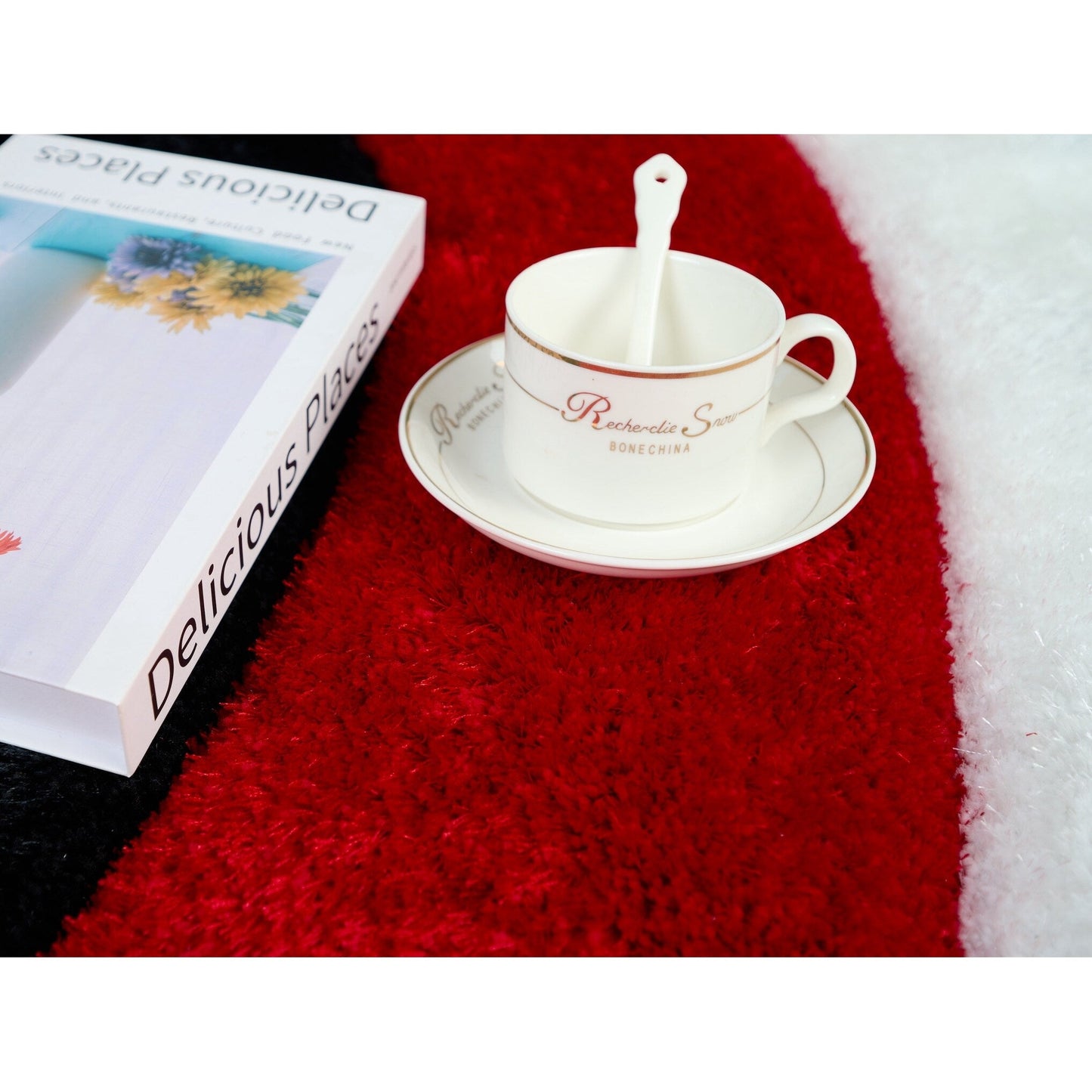 Tapis à poils longs Mateos au design abstrait