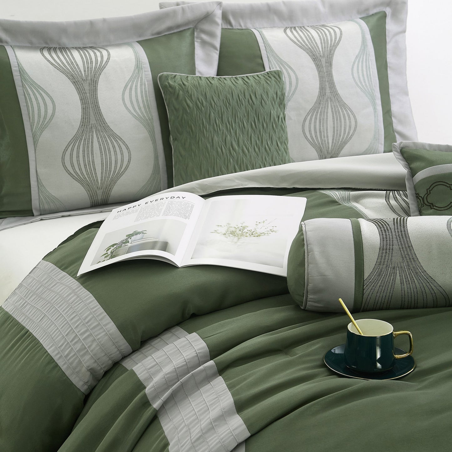 Nanshing Daniella 7-Piece Modern Geometric Comforter Set