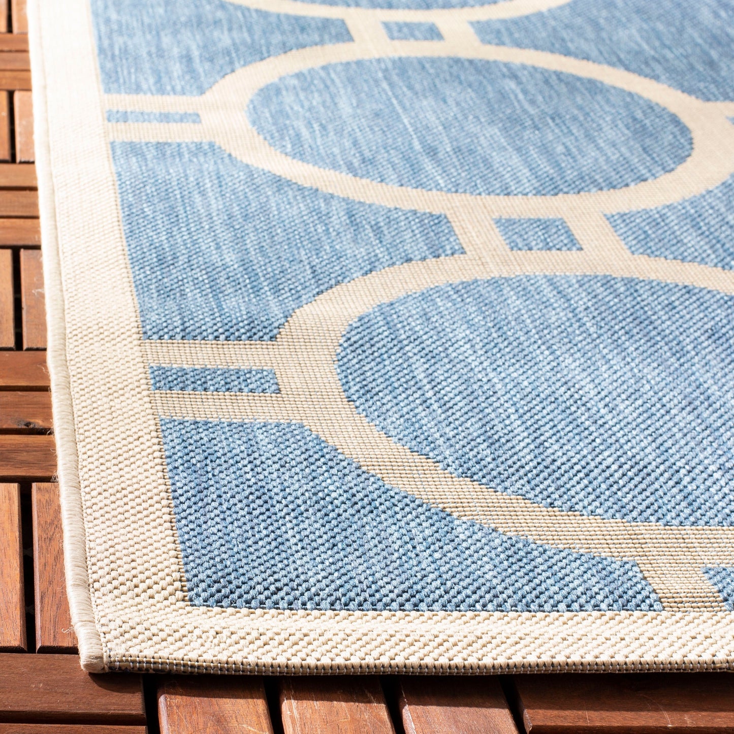 SAFAVIEH Courtyard Nira Indoor/ Outdoor Waterproof Patio Backyard Rug