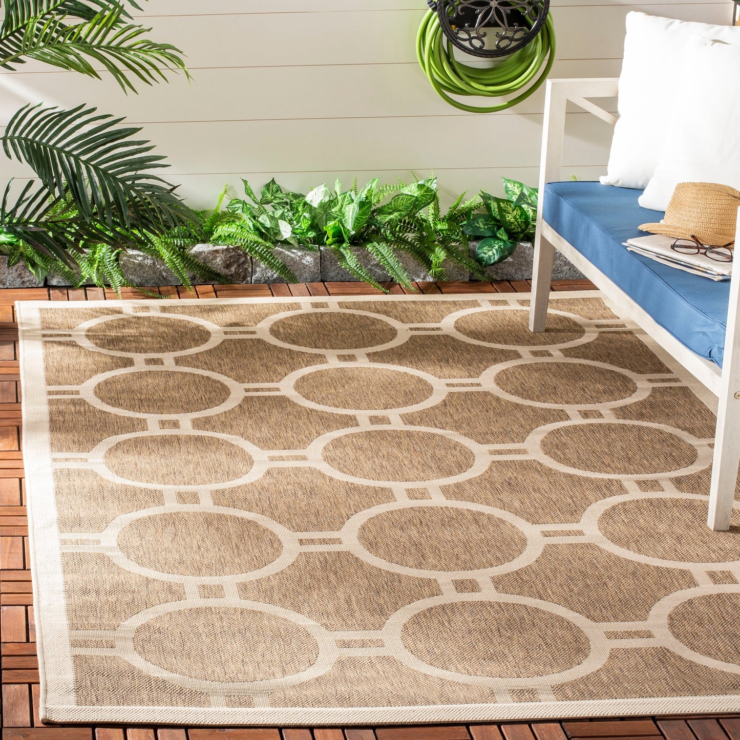 SAFAVIEH Courtyard Nira Indoor/ Outdoor Waterproof Patio Backyard Rug
