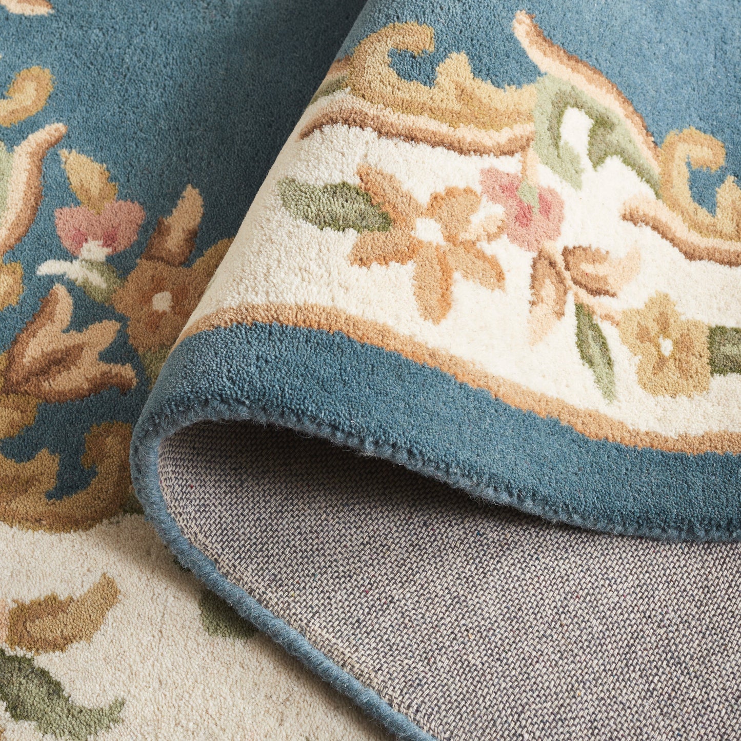 Tapis traditionnel en laine SAFAVIEH fait main, style Aubusson Hale.