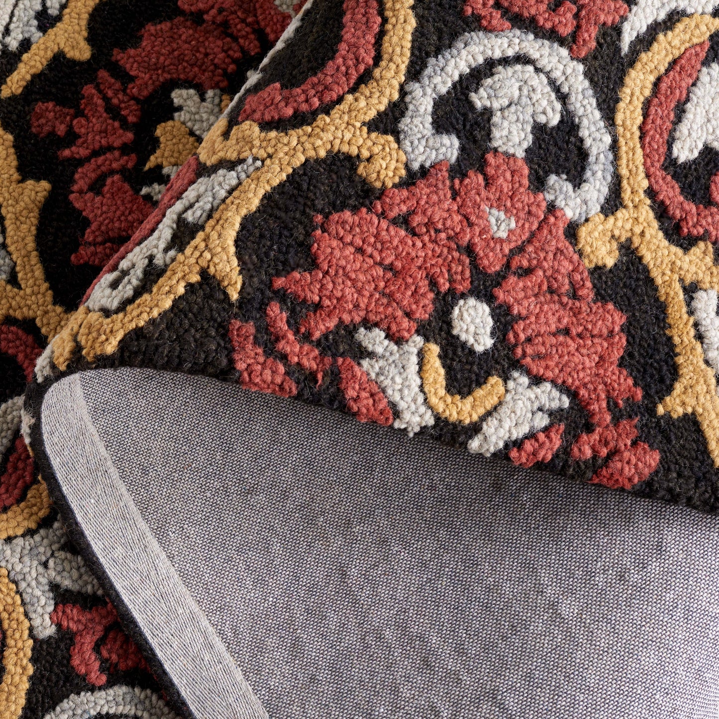 Tapis en laine à motif floral Porzia fait main SAFAVIEH