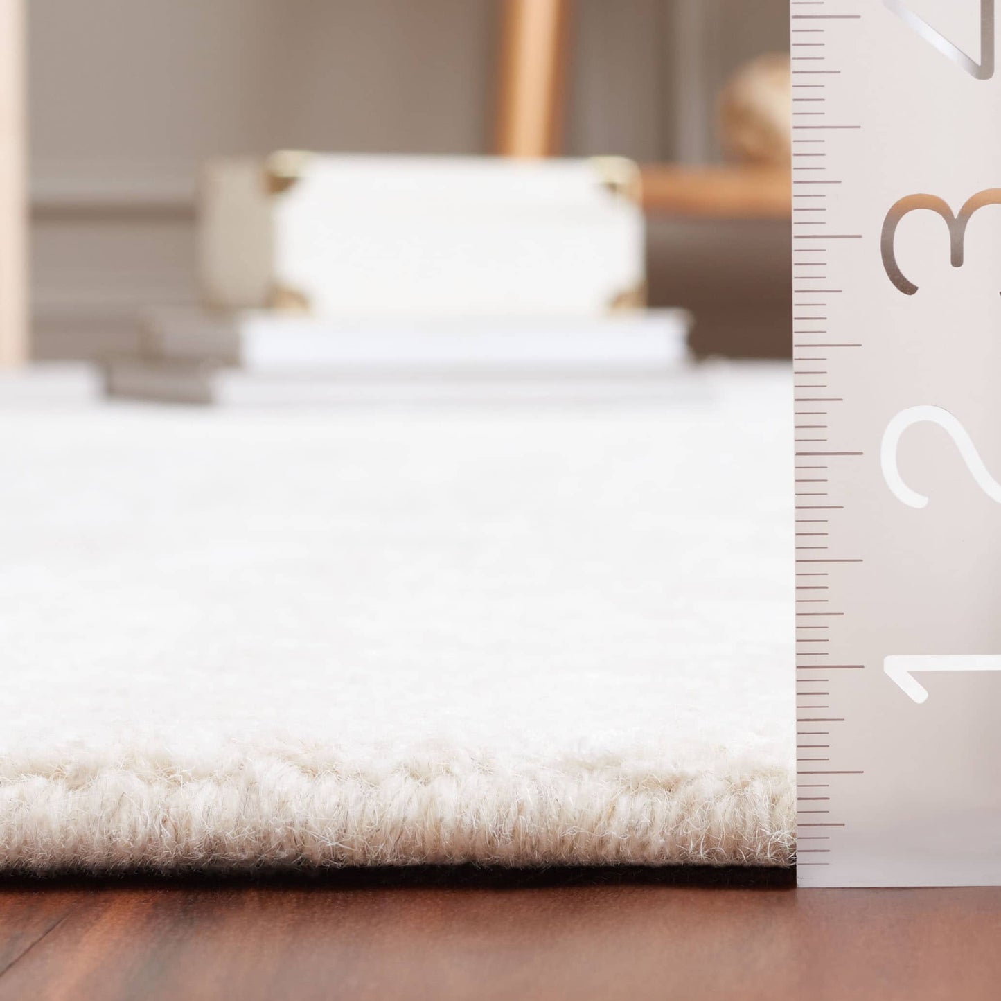 Tapis SAFAVIEH Glamour Ostilia Chevron en viscose fait main