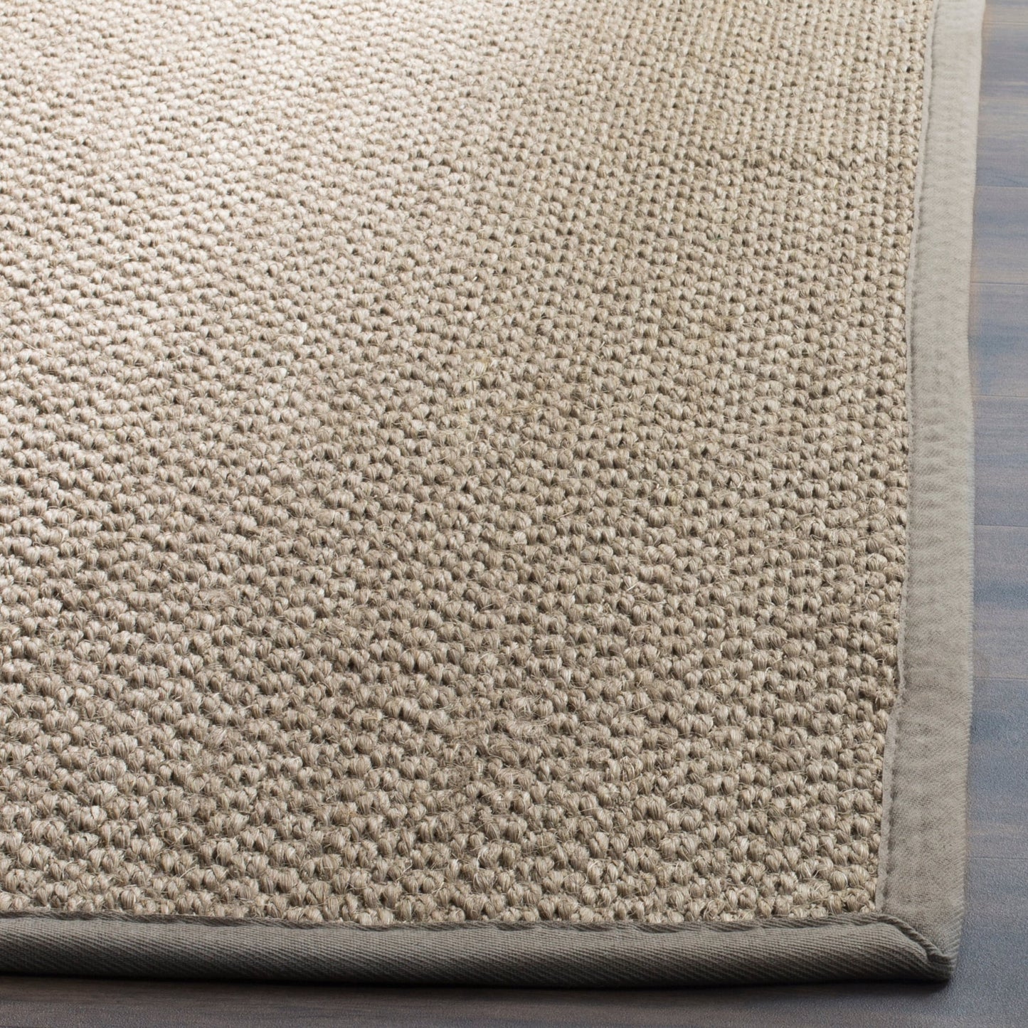 Tapis SAFAVIEH en sisal Relina fait main en fibres naturelles