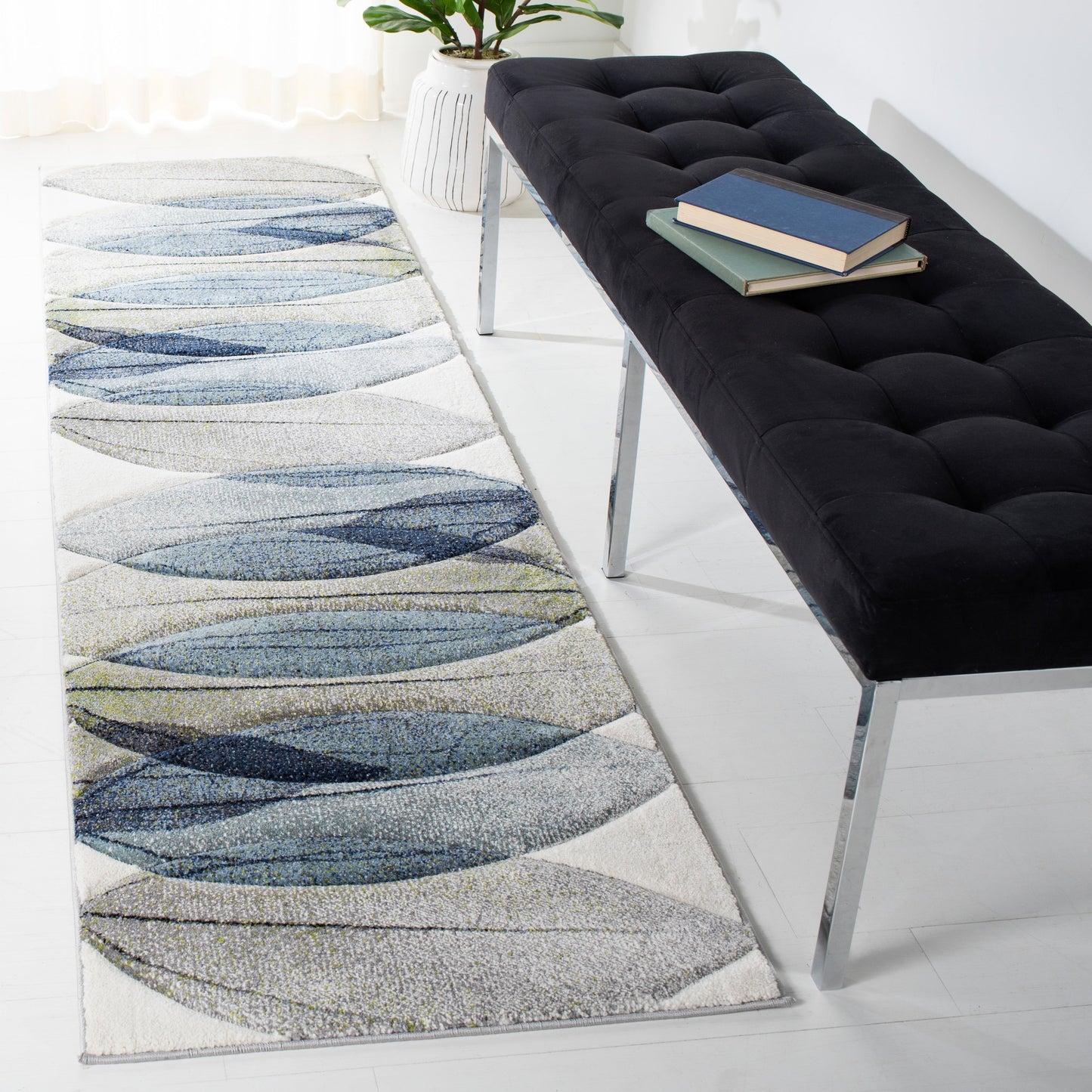 SAFAVIEH Hollywood Josefine Mid-Century Modern Abstract Rug