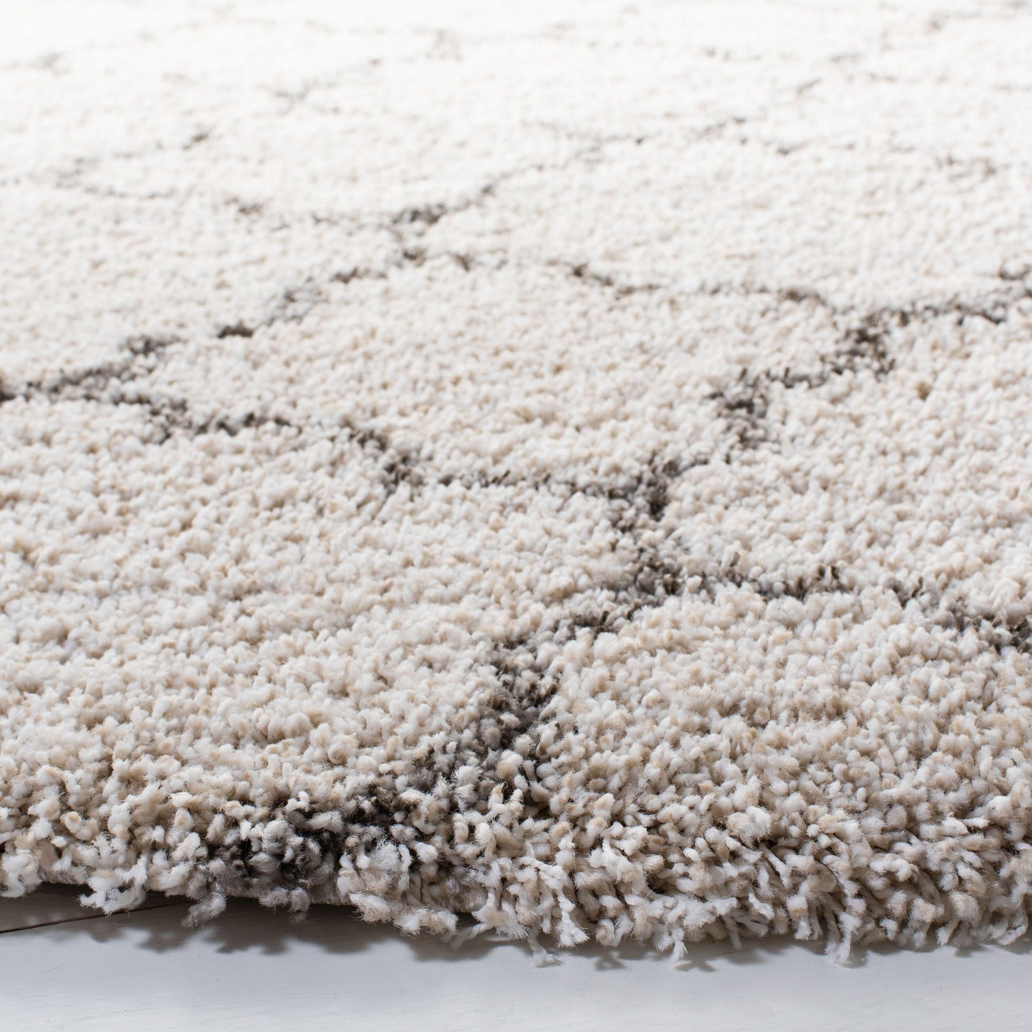 SAFAVIEH Hudson Shag Jeryl Glam Trellis 2-inch Area Rug