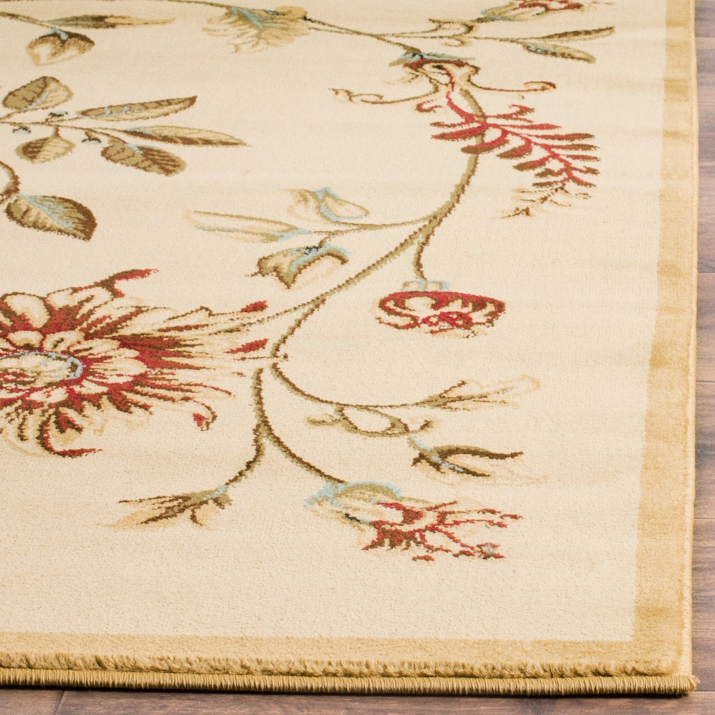 Tapis à motifs floraux traditionnels SAFAVIEH Lyndhurst Nazaria