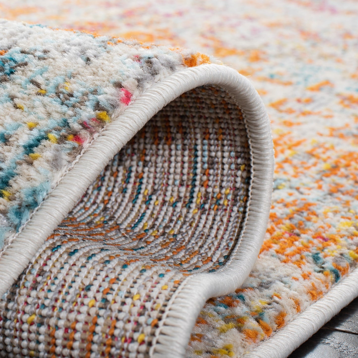 Tapis abstrait moderne Madison Coleen de SAFAVIEH