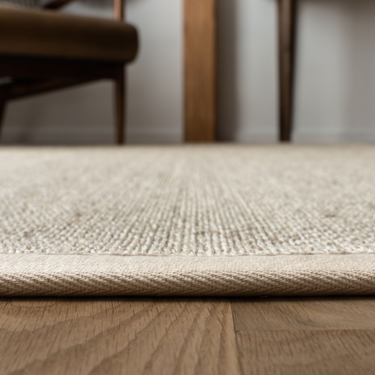 Tapis en sisal Lorine à bordure décontractée en fibres naturelles SAFAVIEH