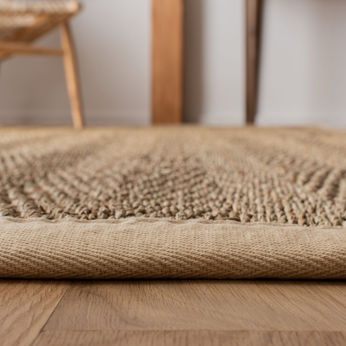 Tapis Trilby en fibres naturelles SAFAVIEH à chevrons en jonc de mer