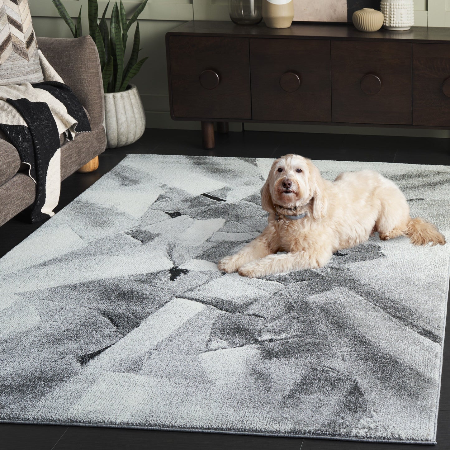 Tapis abstrait moderne SAFAVIEH Porcello Odyle du milieu du siècle