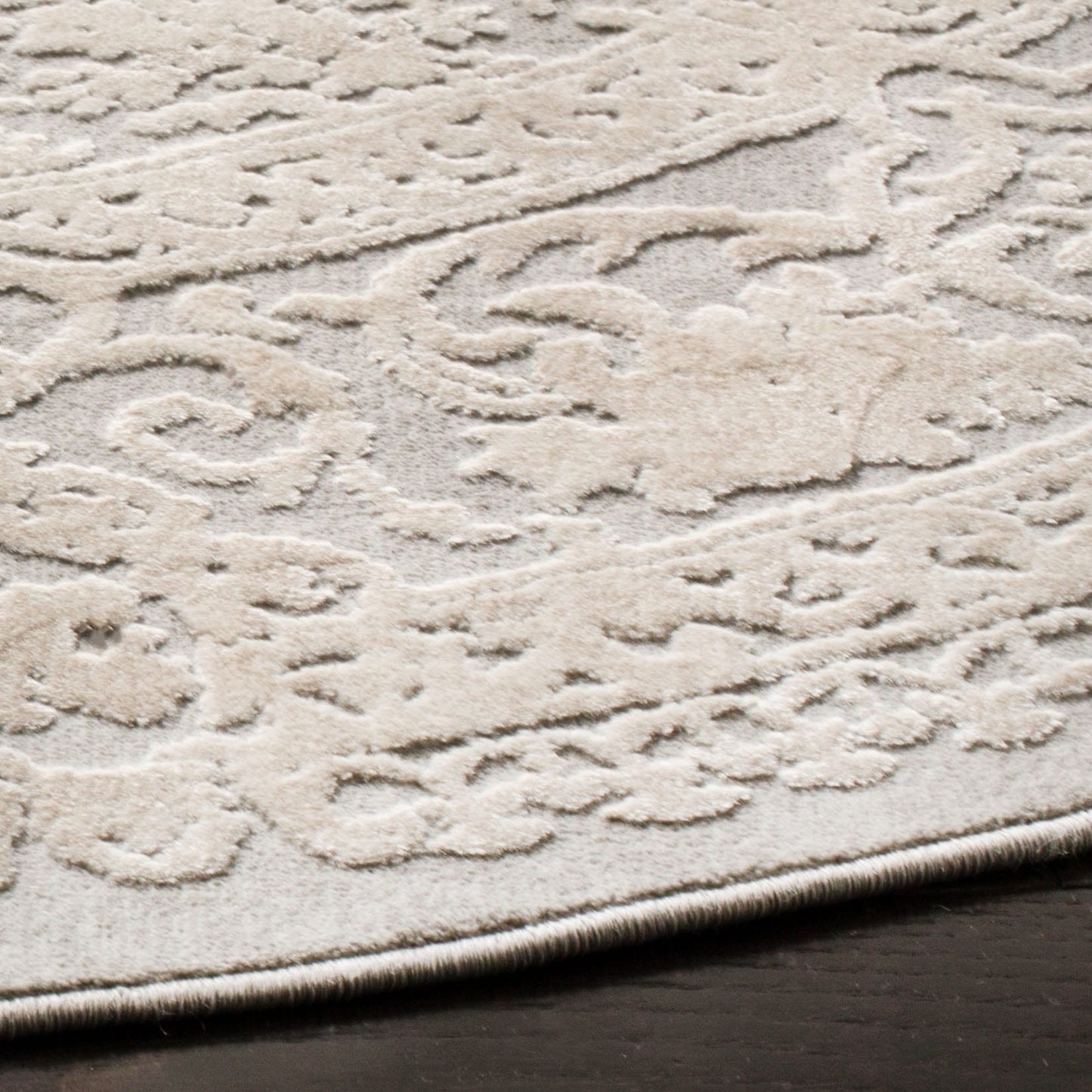 SAFAVIEH Reflection Euna Charmant Tapis Oriental