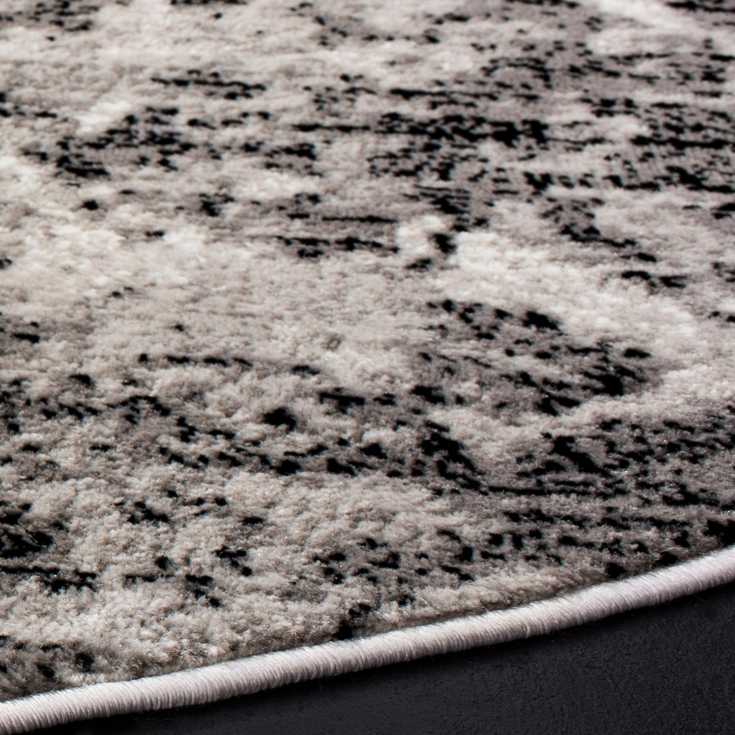 SAFAVIEH Tapis moderne Skyler Leitha