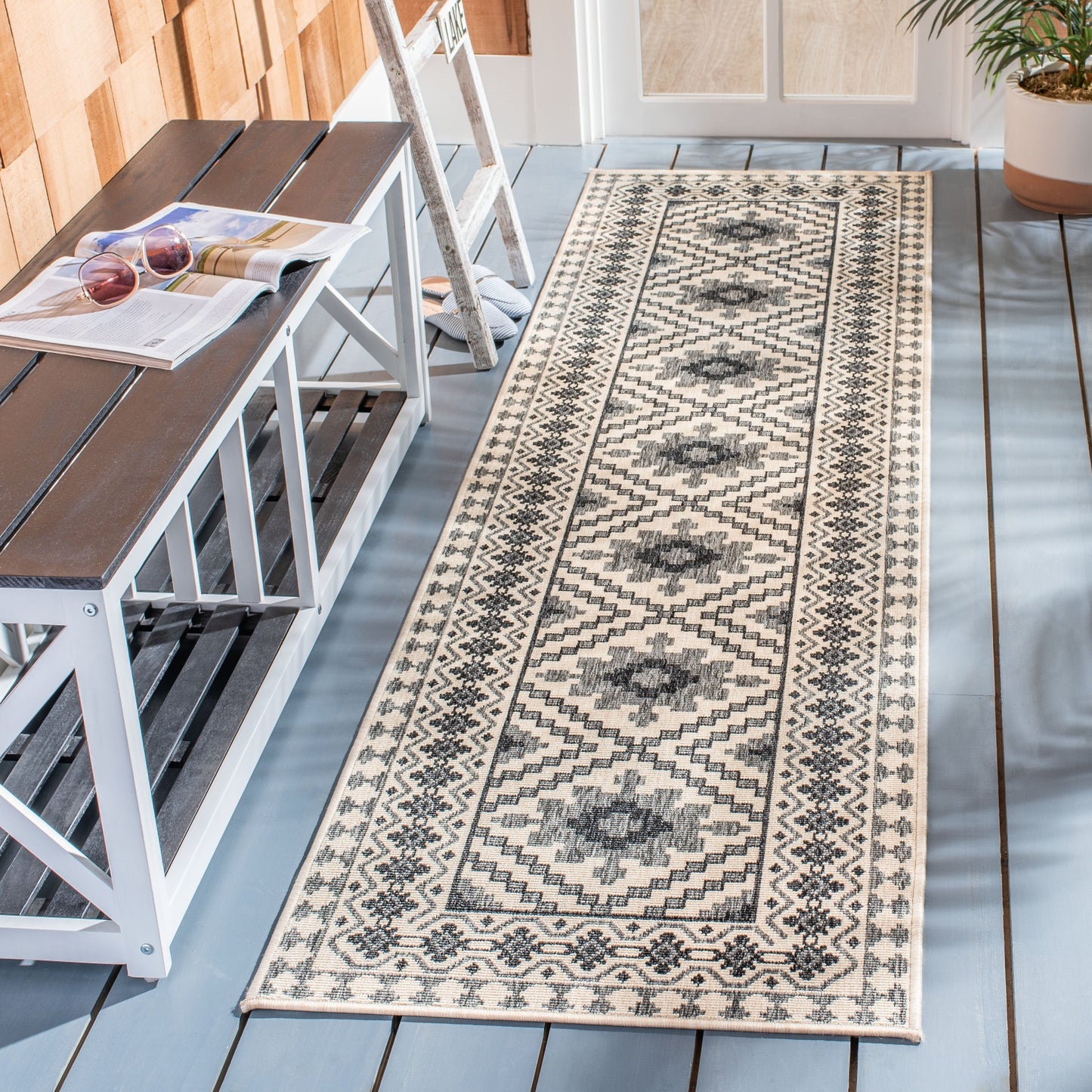 SAFAVIEH Veranda Rita Indoor/ Outdoor Waterproof Patio Backyard Rug